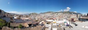 Widok Quito z Secret Garden Hostel 
